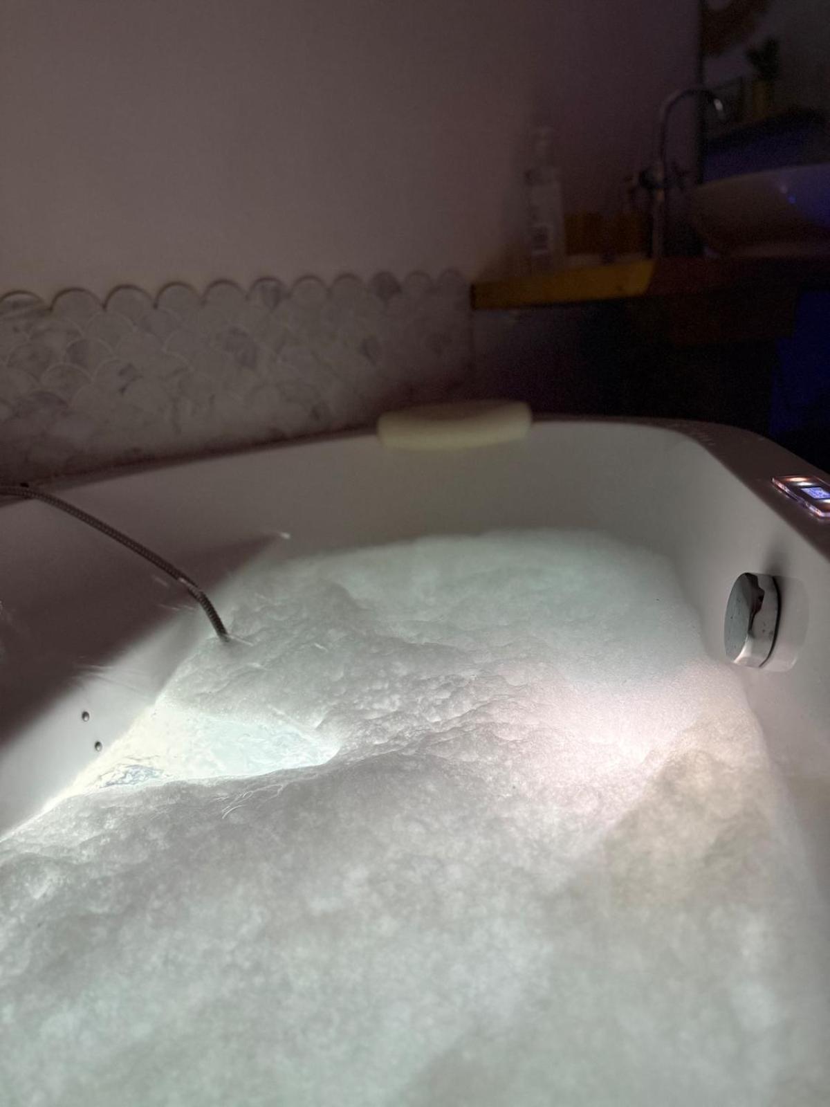 2 Pieces - Centre - Bain Balneo